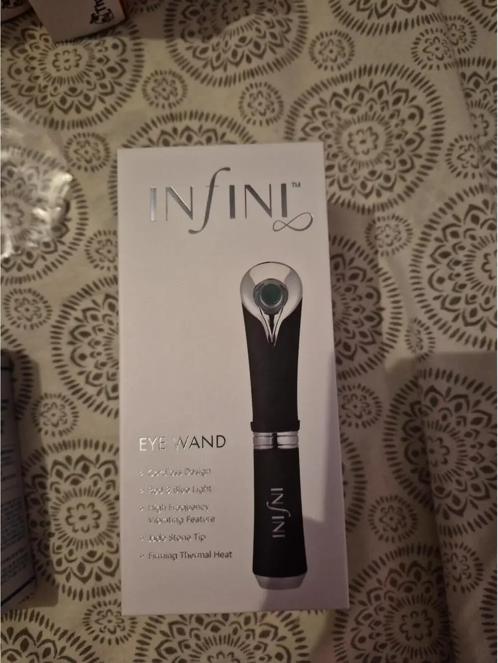 Infini  Eye Wand LED Light Therapy Sonic Vibration Thermal Skin Open Box